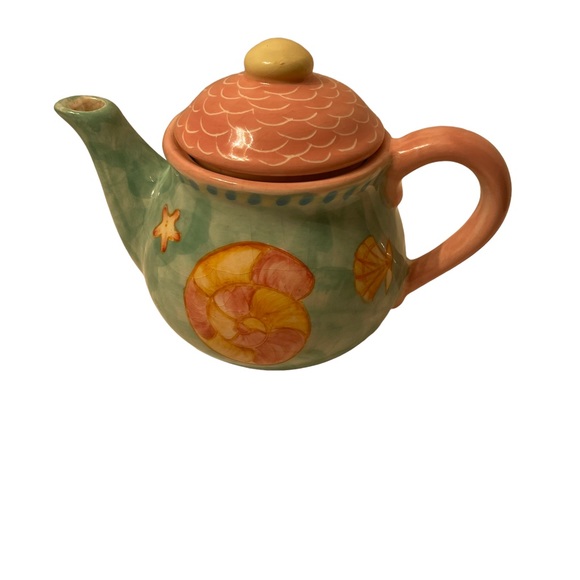 Seashell Design Teapot by Amy Reynold for Saparna - Picture 2 of 5